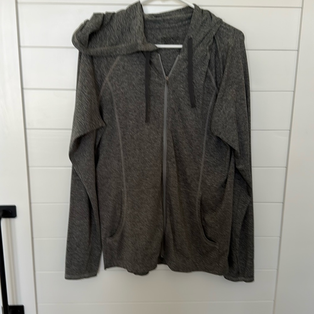 Womans Patagonia light weight, performance fabric zip hoodie